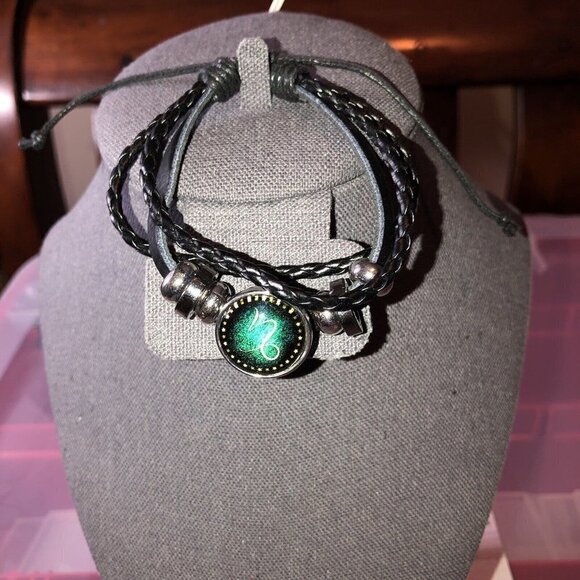 CAPRICORN Charm Bracelet Luminous Glow In The Dark Fashion Bracelet - Picture 2 of 7